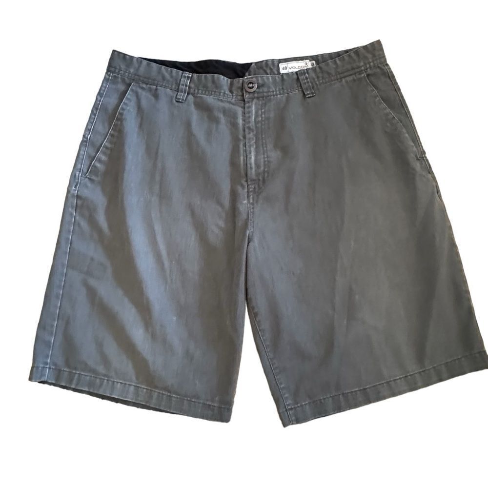 Volcom ~ Mens Gray flat front Shorts ~ size 40